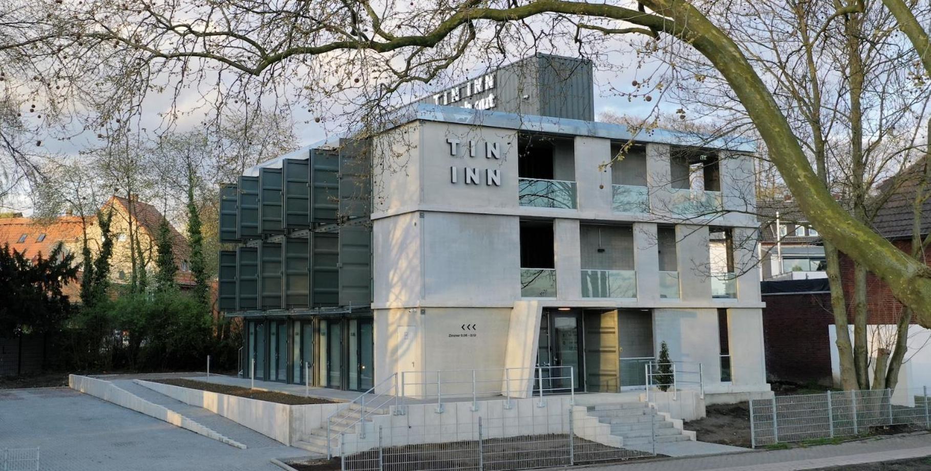 Tin Inn - Hueckelhoven - Das Hotel Aus Hochwertig Ausgebauten Ueberseecontainern Exterior photo