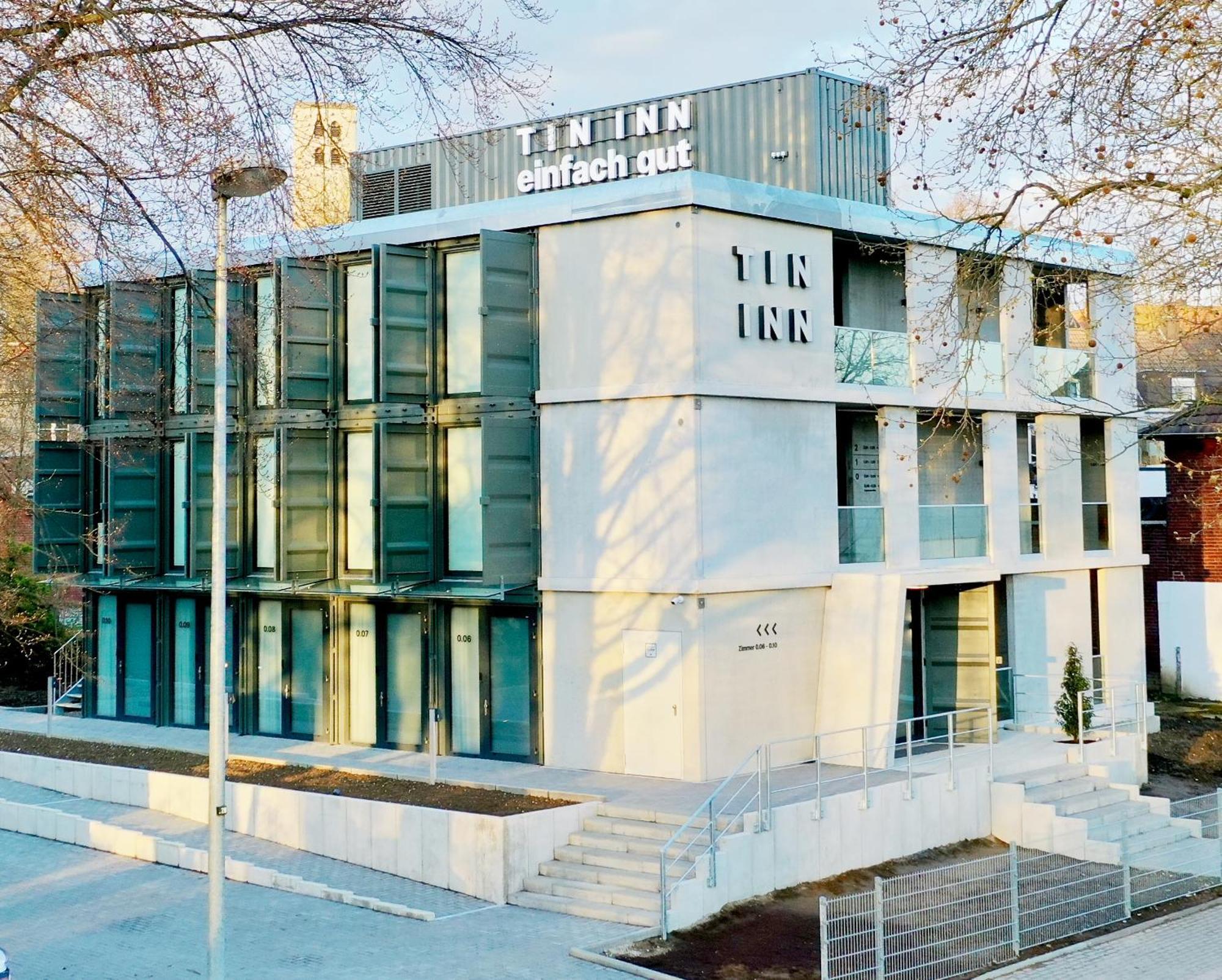 Tin Inn - Hueckelhoven - Das Hotel Aus Hochwertig Ausgebauten Ueberseecontainern Exterior photo